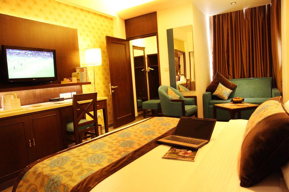Country Inn & Suites Haridwār Exterior foto