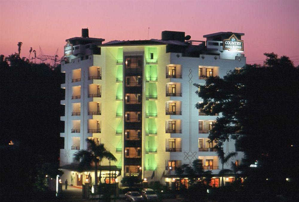 Country Inn & Suites Haridwār Exterior foto