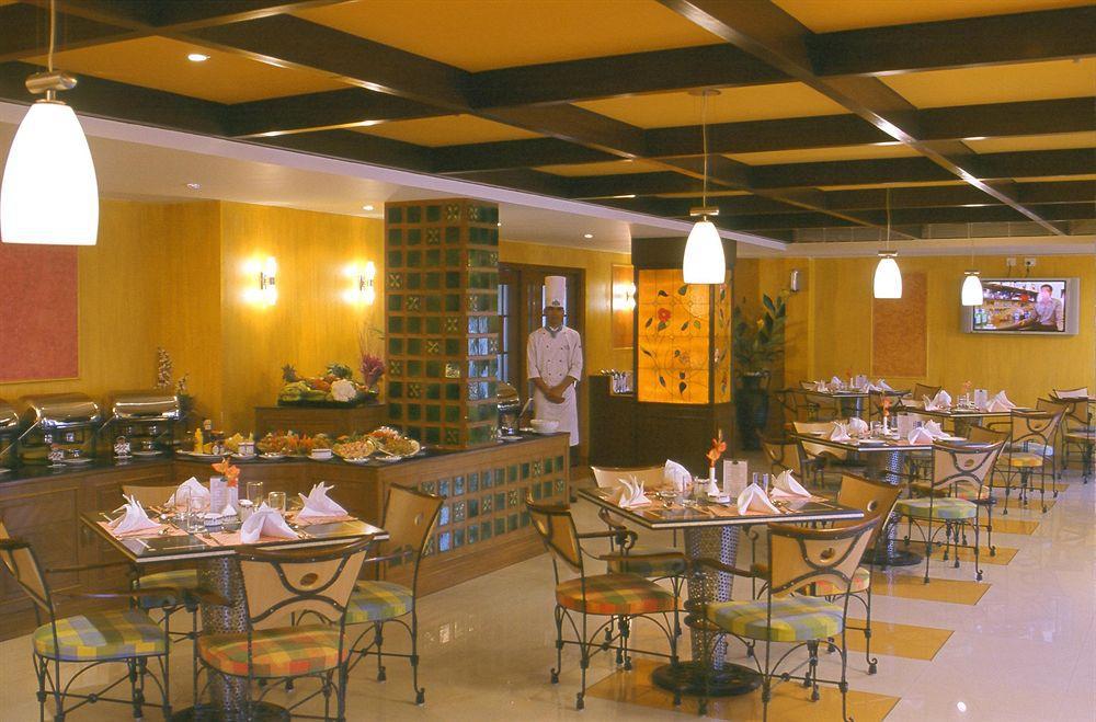 Country Inn & Suites Haridwār Restaurante foto