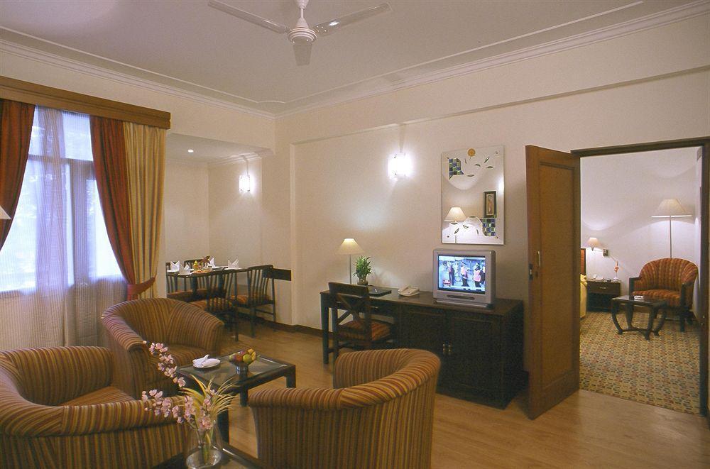 Country Inn & Suites Haridwār Quarto foto